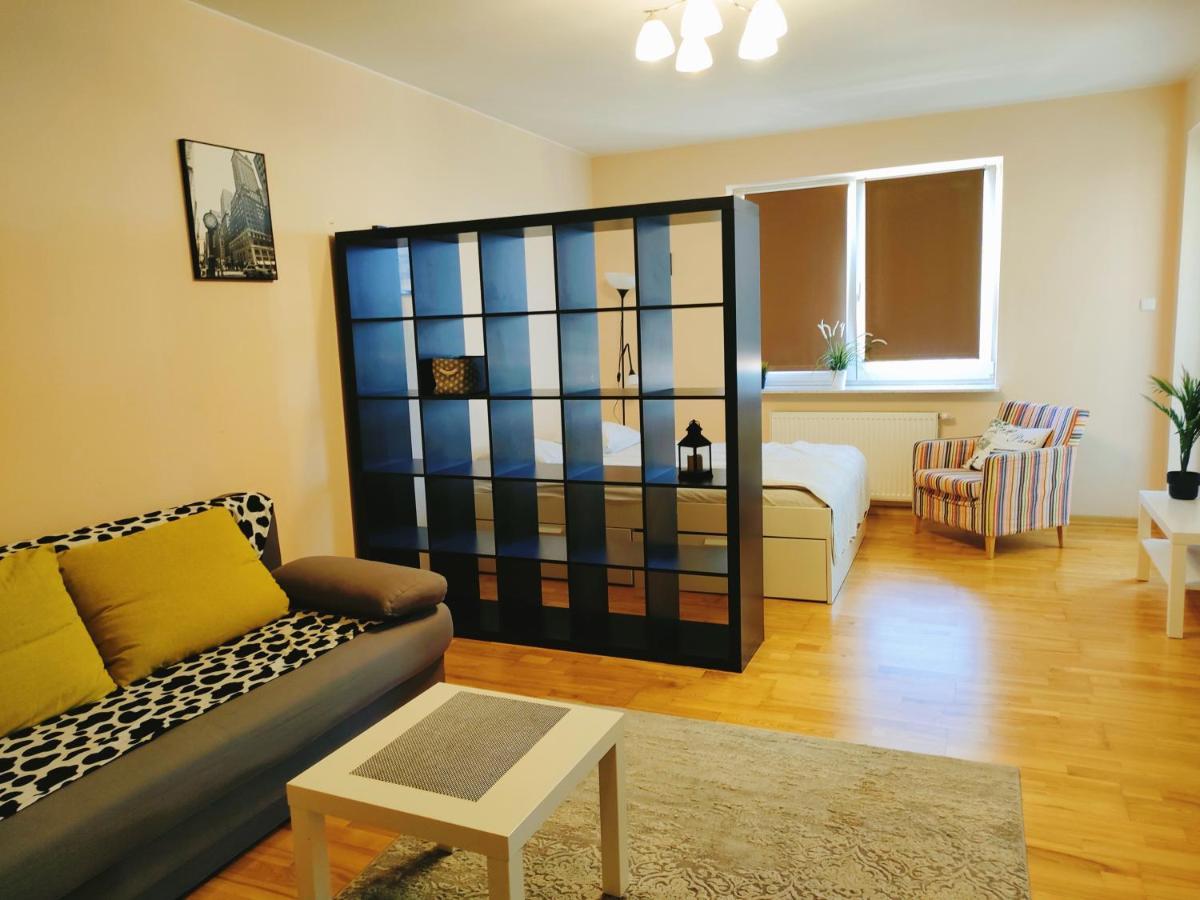 W Likwidacji - Zapraszamy Obok Apartment Warsawa Ruang foto